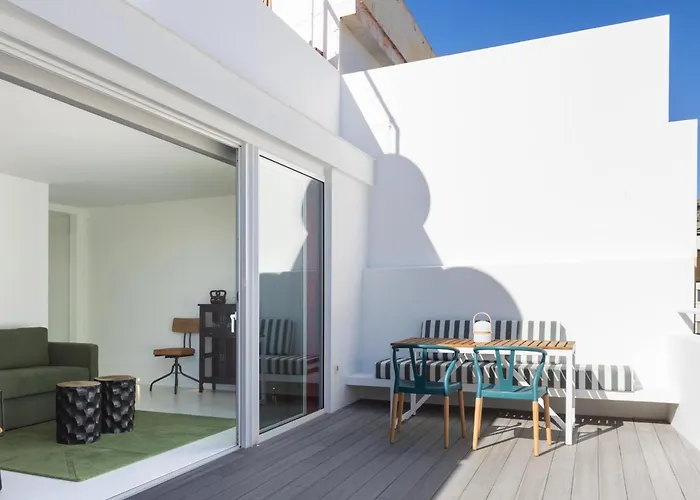 Chayofa Atico * Santa Cruz de Tenerife